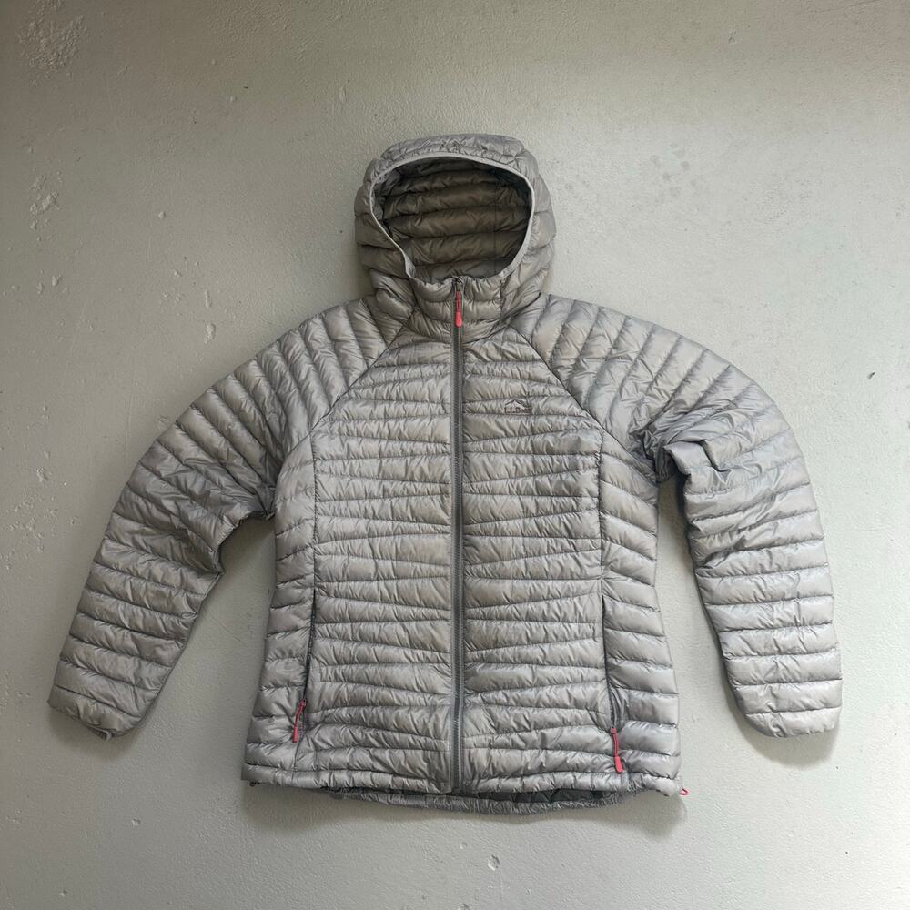 LL Bean Women’s Ultralight 850 Hooded Jacket